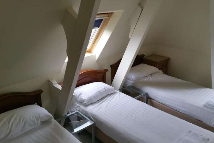 Room 14 of 50