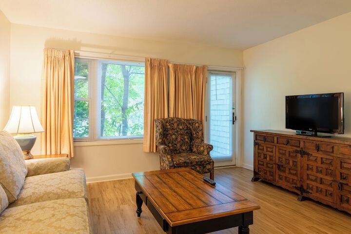Queen Bed Accessible (13 of 38)