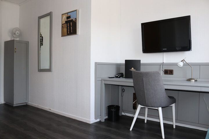 Room 9 of 57
