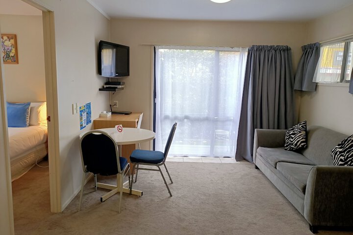 Room 50 of 95