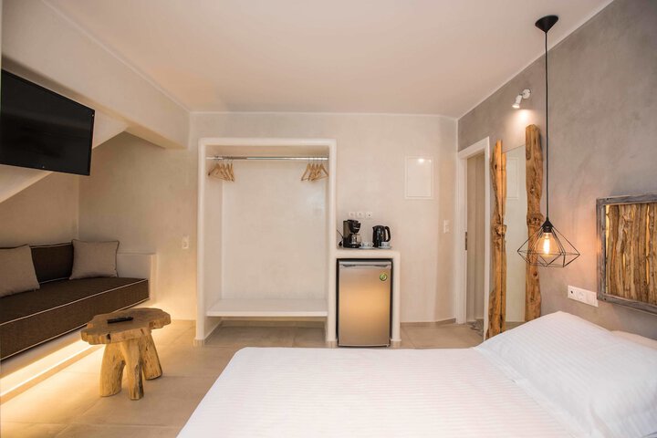 Room 18 of 53
