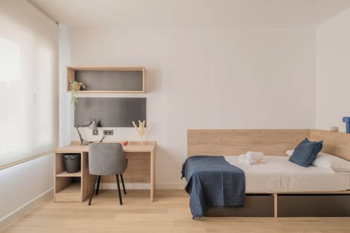 Room 5 of 15