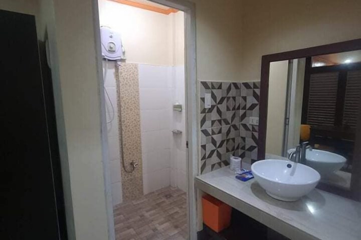Room 8 of 38