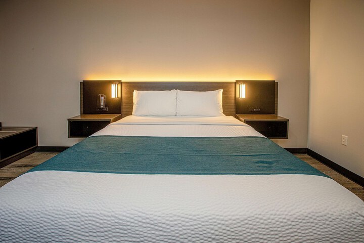 Room 17 of 47