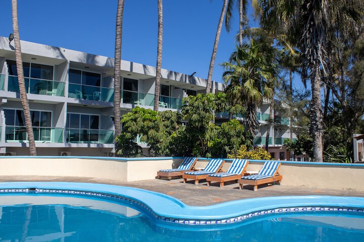 Pool Hotel
