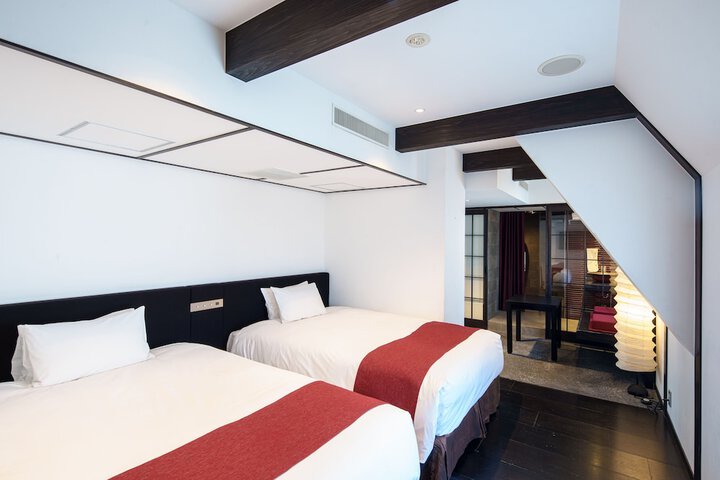 Room 18 of 62