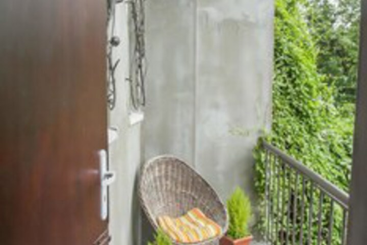 Terrace/Patio 2 of 9