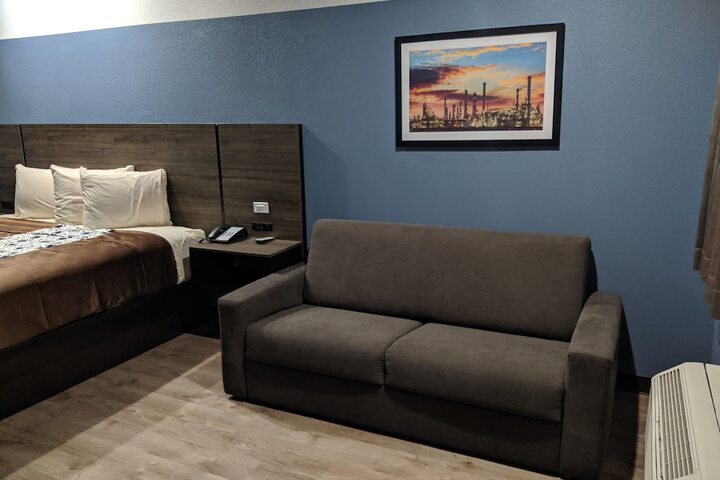 Room 8 of 28