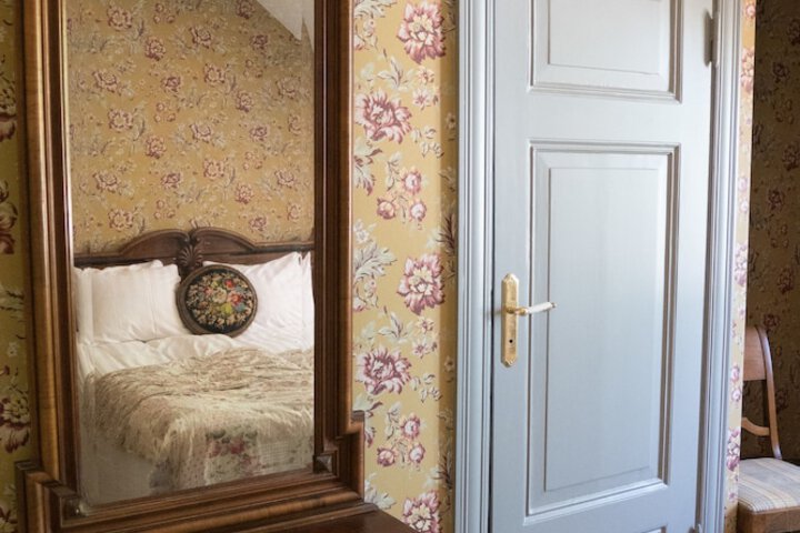 Room 12 of 69