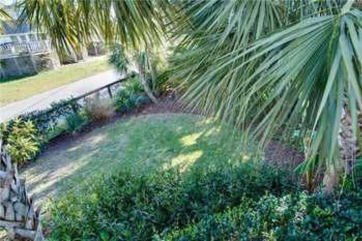 Photo of Carolina Boulevard 130 by RedAwning