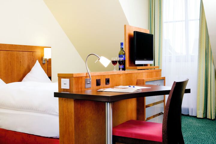 Room 13 of 51