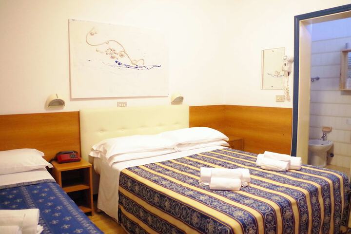 Room 13 of 73