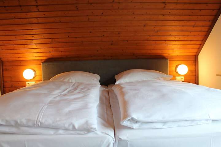 Room 4 of 34