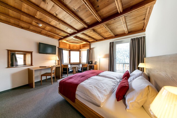 Room 25 of 60