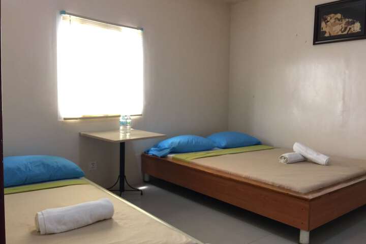 Room 11 of 34