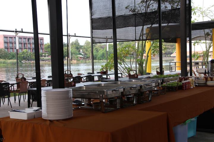 Dining 84 of 90