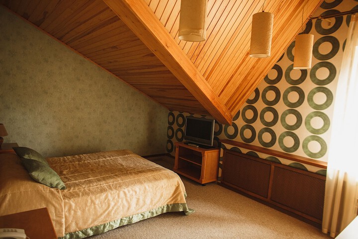 Room 5 of 89