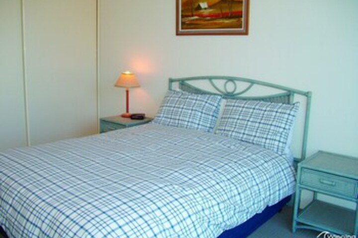 Room 10 of 13