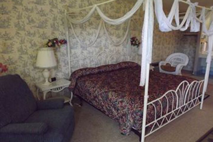 Room 11 of 23