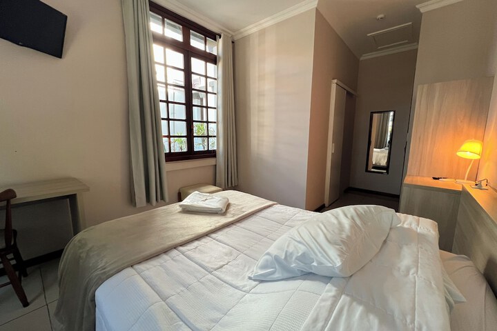 Room 52 of 206