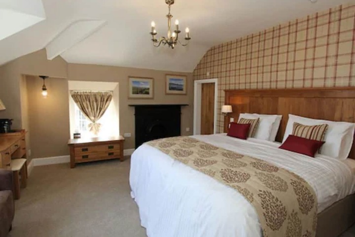 Room 10 of 43