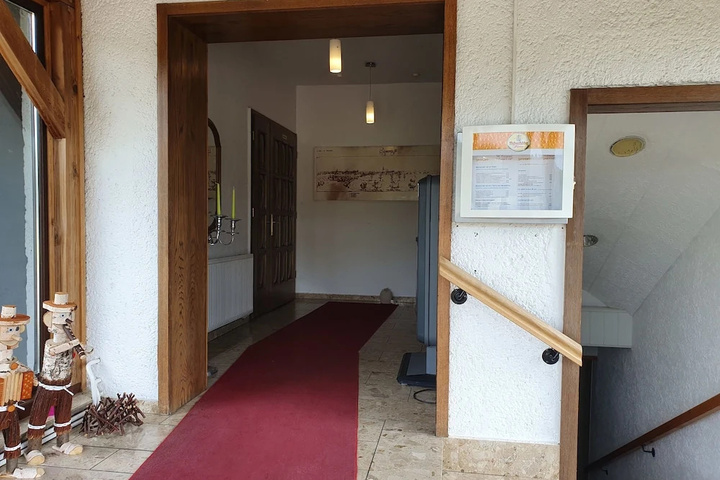 Room 12 of 23