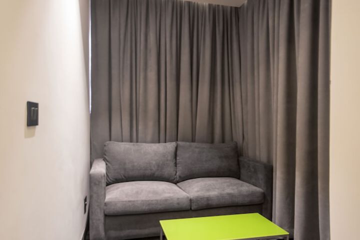 Room 10 of 24