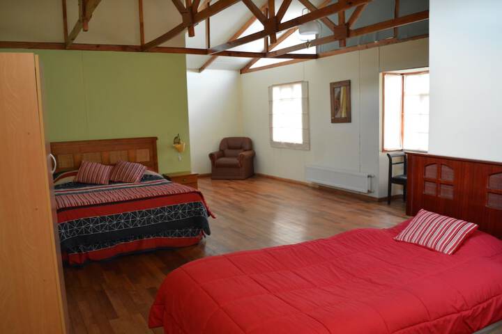 Room 12 of 25