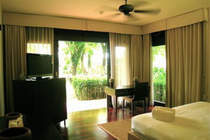 Room 32 of 42