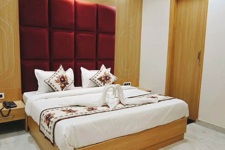 Room 9 of 22