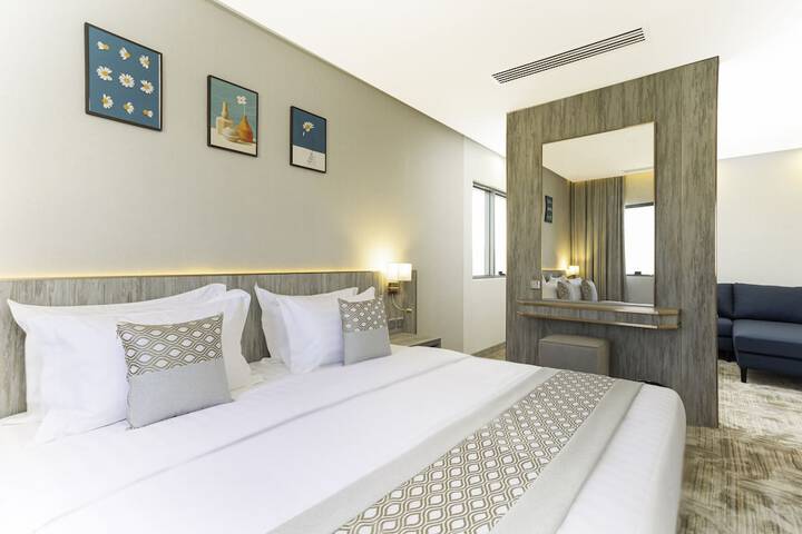 Room 5 of 19