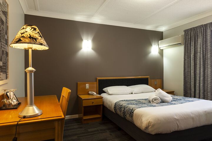 Room 12 of 85