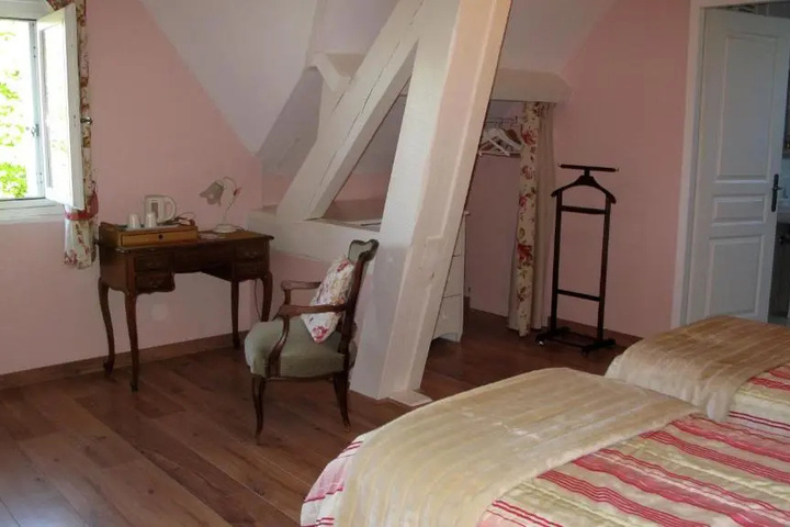 Room 3 of 9