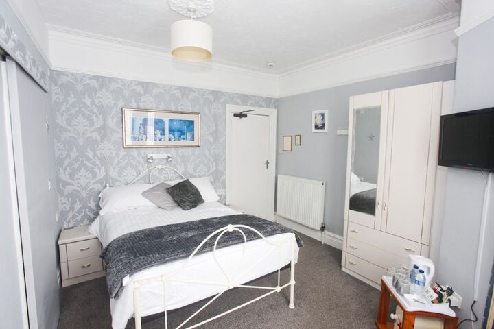 Room 15 of 62