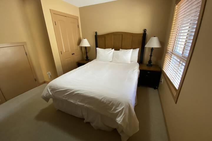Room 70 of 543