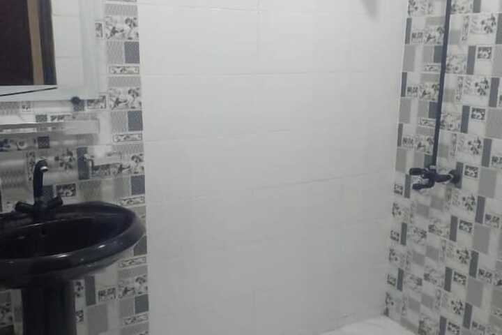 Room 10 of 12