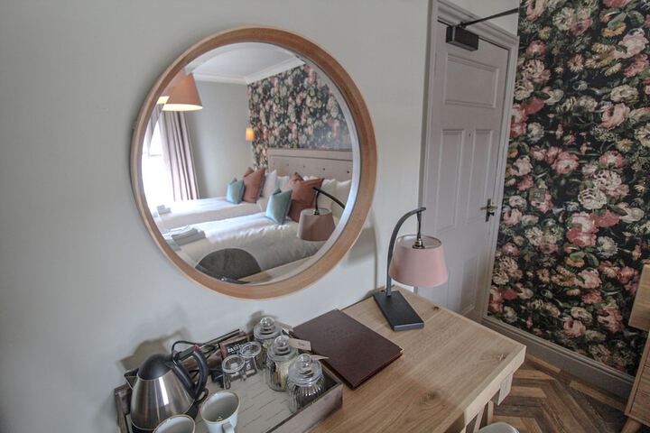 Room 35 of 136