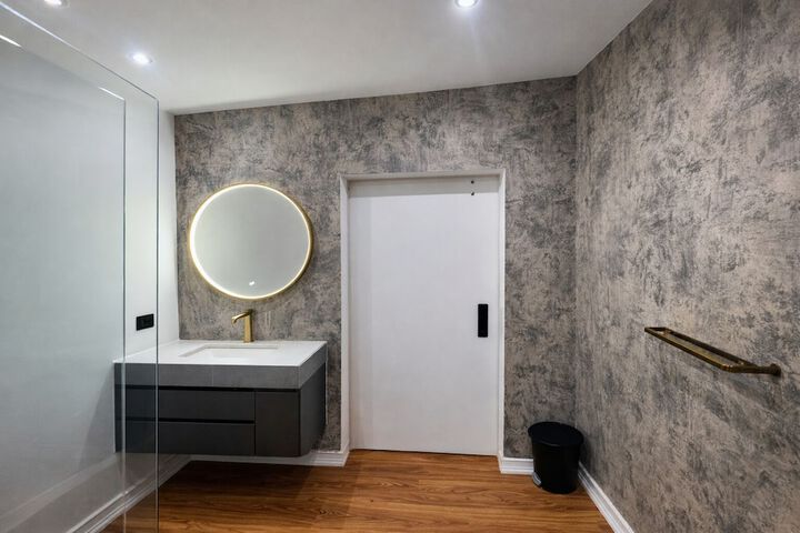Room 9 of 70