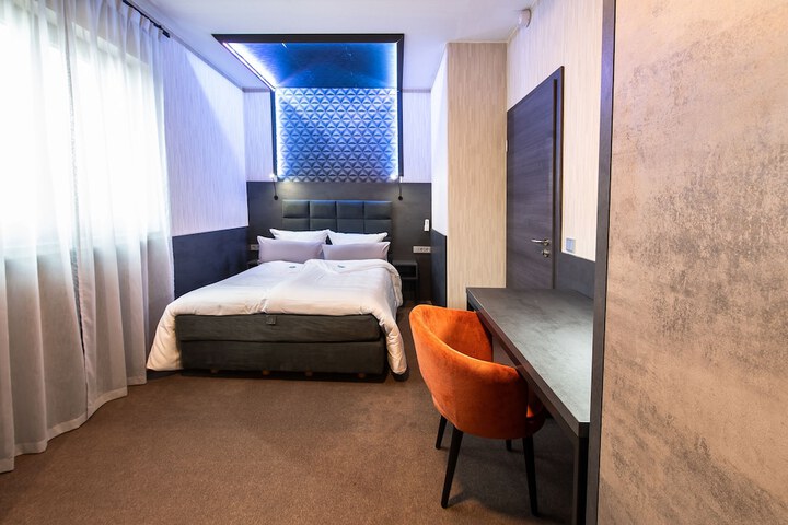 Room 13 of 56