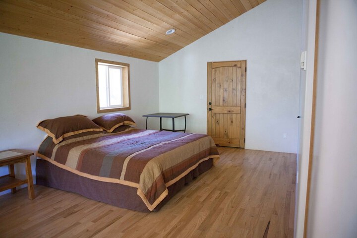 Room 2 of 100