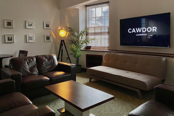 Room 4 of 27