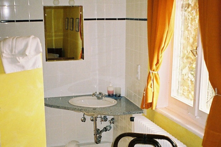 Room 11 of 15