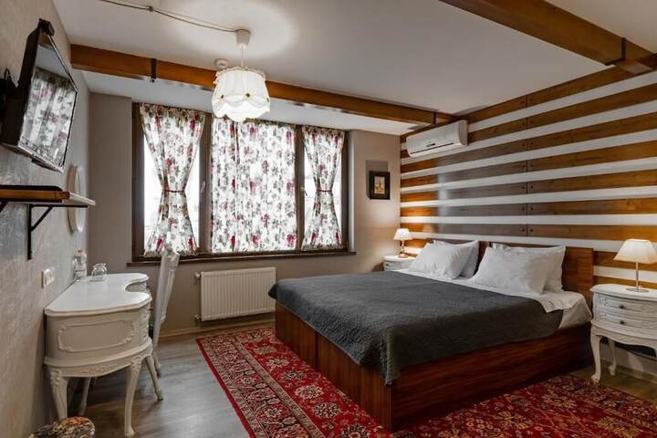 Room 10 of 50