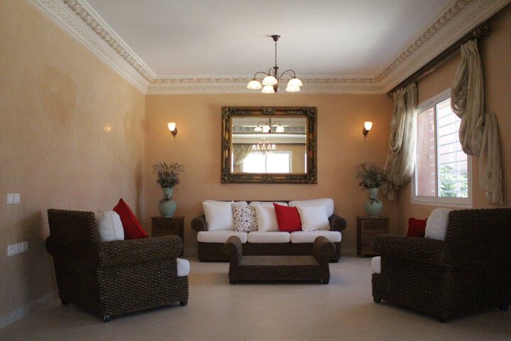 Room 8 of 33