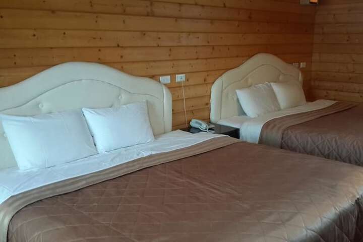 Room 7 of 32