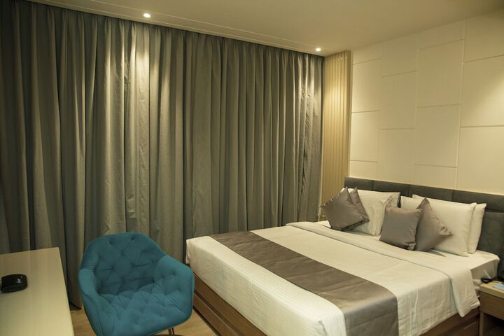 Room 5 of 44
