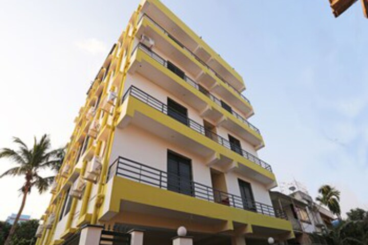OYO 10337 Hotel Happy Journey