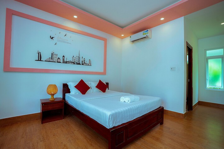 Room 3 of 29