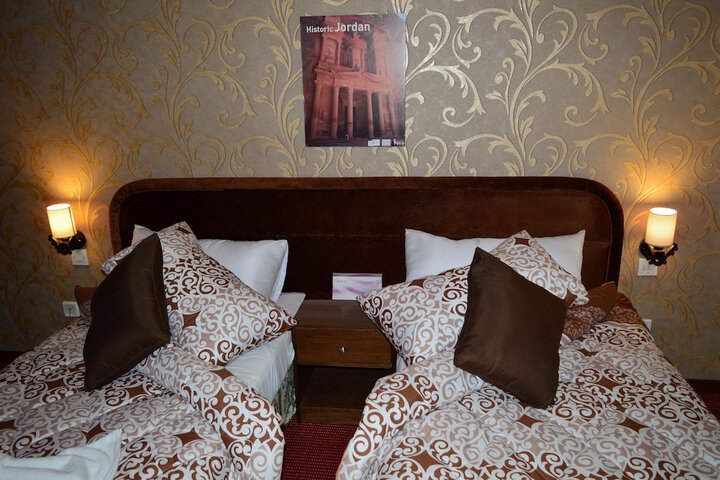 Room 10 of 31