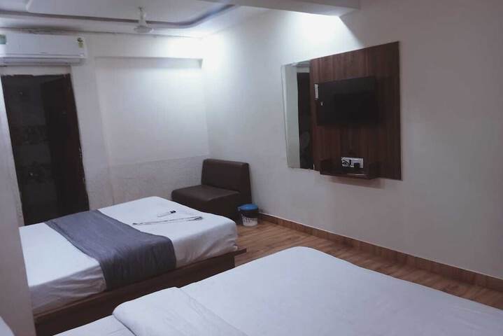 Room 4 of 24